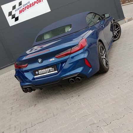 BMW M8 Cabrio a instalace titanového výfuku Akrapovič...