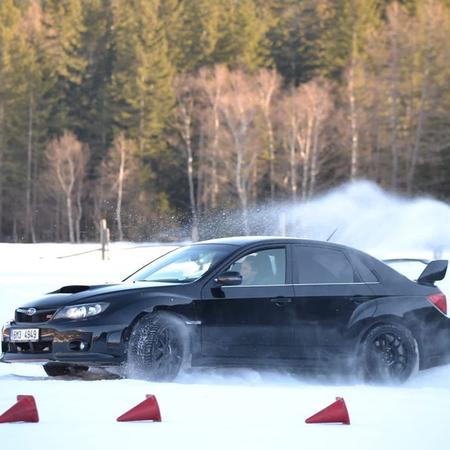 Snowdriving Experience 2022 ☀️❄️ - den č.12🏁
Firemní termín...