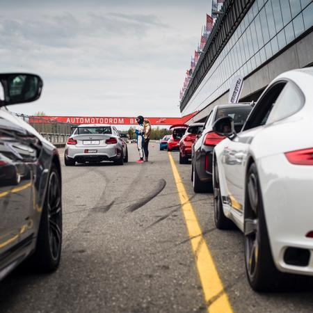 Perfektní počasí a Automotodrom Brno Trackday již...