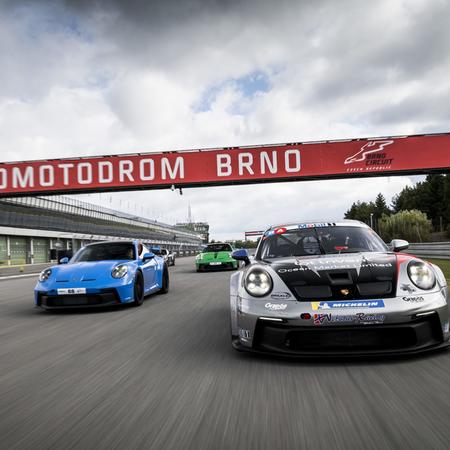 Perfektní počasí a Automotodrom Brno Trackday již...