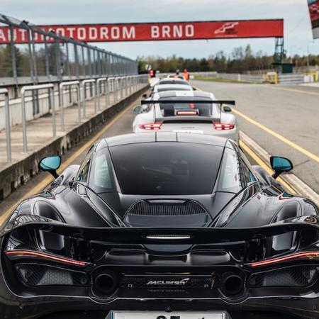 Perfektní počasí a Automotodrom Brno Trackday již...