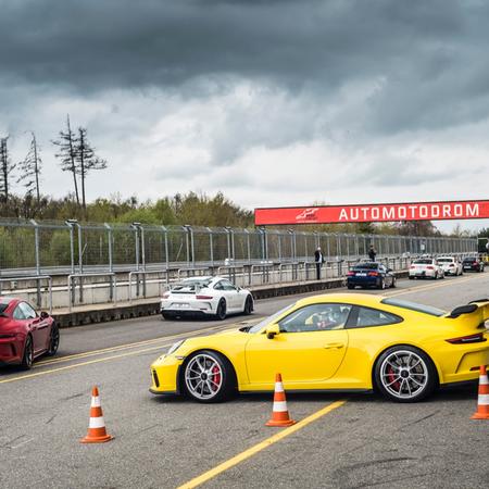 Perfektní počasí a Automotodrom Brno Trackday již...