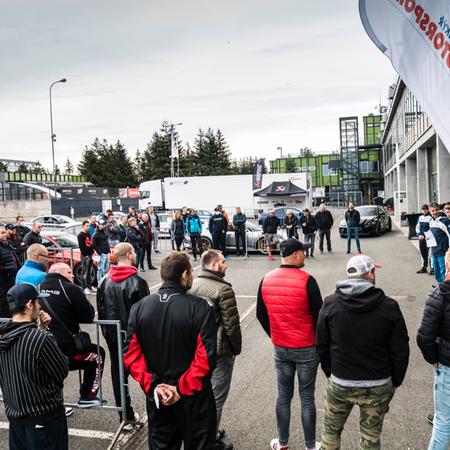 Perfektní počasí a Automotodrom Brno Trackday již...