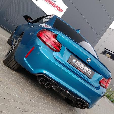 M2 Competition a Akrapovič Evolution Line. 
Další...