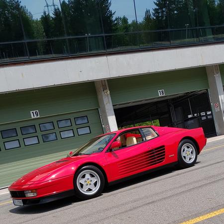 Ford GT40 a Ferrari Testarossa - dvě legendy na trackday akci...