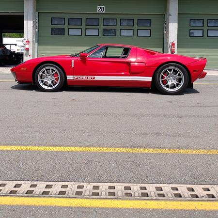 Ford GT40 a Ferrari Testarossa - dvě legendy na trackday akci...