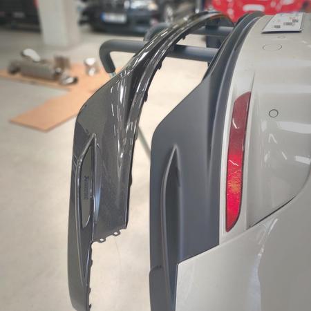 Instalace Akrapovič Slip-On Race Line do Porsche 911 GT3 (992)...