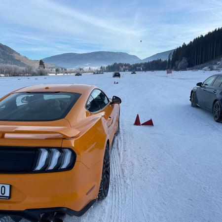 Snowdriving Experience 2023 ☀️❄️
Den čislo 1 ze 14 je za námi....