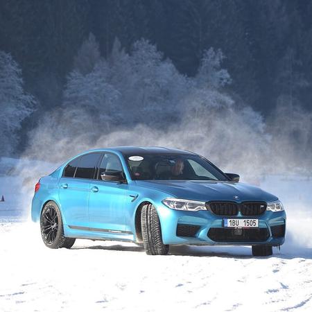 Jako tradičně organizujeme i tuto zimu náš oblíbený “Snowdriving...