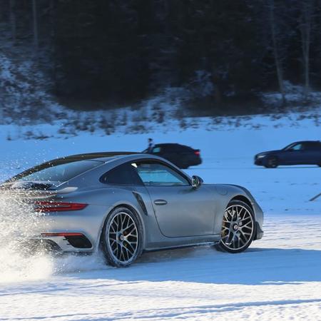 Snowdriving Experience 2023 ☀️❄️
Den 9 je za námi a další dvě...