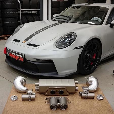 Další instalace Akrapovič pro Porsche 911 GT3, tenhle výfuk máme...