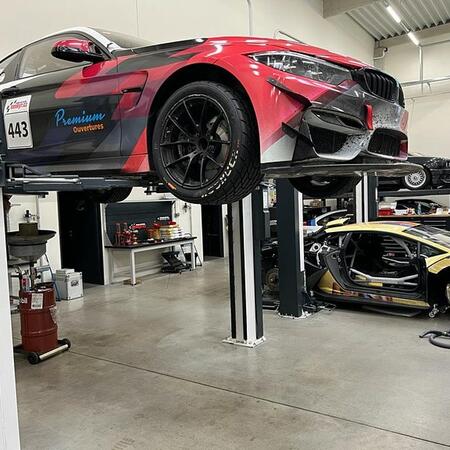 V našem Performance & Racing Centru v Brně - Popůvkách...
