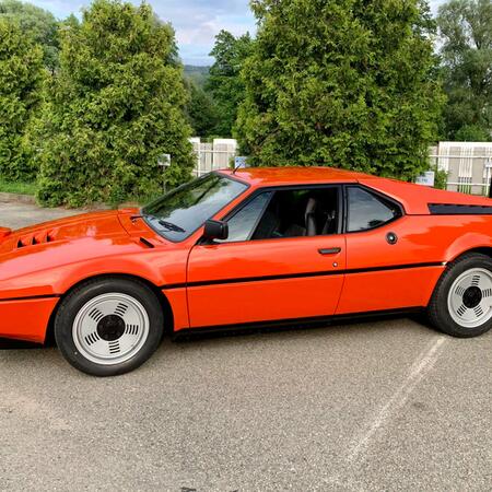 ‼️ Potvrzeno ‼️ BMW M1 (1981) Moc se těšíme…..mezi vozy na úterní...