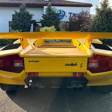 Lamborghini Countach LP400S Automotodrom Brno Youngtimer &...