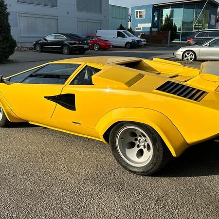 Lamborghini Countach LP400S Automotodrom Brno Youngtimer &...