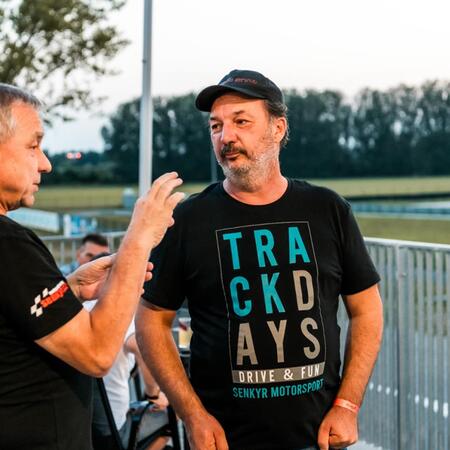Trenéři - nedílná součást trackday akci Šenkýř Motorsport. Tohle...