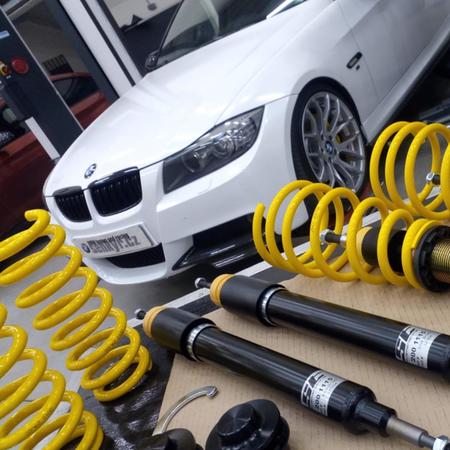 BMW E90 a perfektní doladění jízdních vlastností i designu cenově...