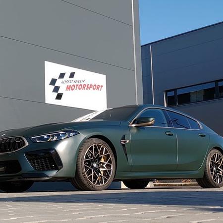 BMW M8 F92 Aurora Diamond Green a změna barvy z lesku na mat...