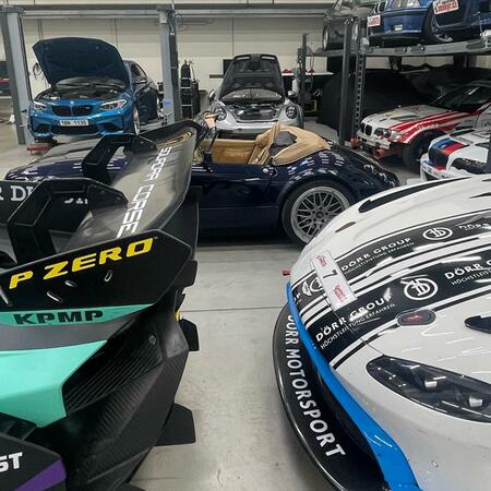 Závodní Lamborghini, Porsche, BMW, Aston Martin, Jaguar,...