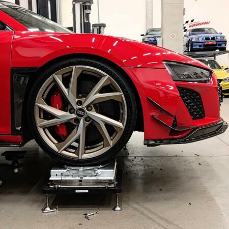 V rámci rozsáhlejšího projektu jsme do Audi R8 V10 instalovali...