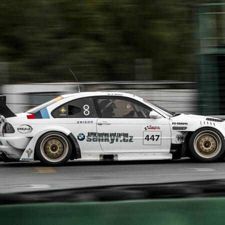 Poptávka po atraktivních závodních youngtimerech neustále...