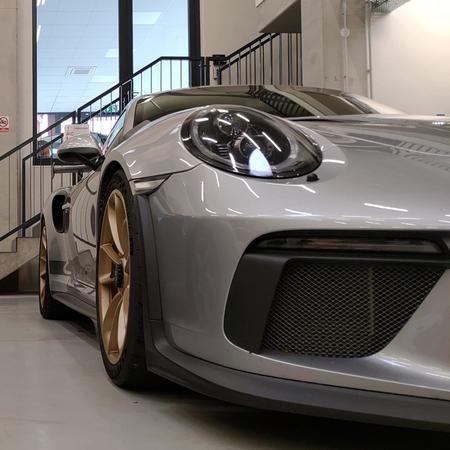 Úpravy a servis vozů Porsche v našem Performance & Racing Centru...