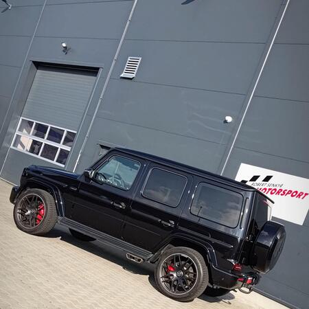 Ten zvuk je nezapomenutelný!🔊🔊🔊 Další montáž výfuku Akrapovič...