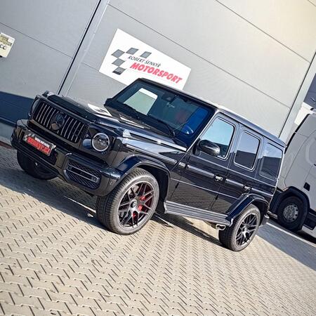 Ten zvuk je nezapomenutelný!🔊🔊🔊 Další montáž výfuku Akrapovič...