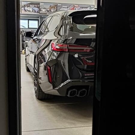 Montujeme sportovní výfuk Akrapovič Slip-On Line do nového...