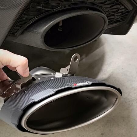 Titanový sportovní výfuk Evolution Line od legendárního...