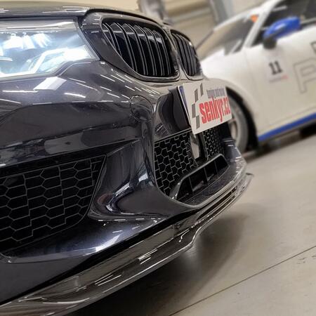 Instalaci výfukového systému Akrapovič jsme doplnili o aero...