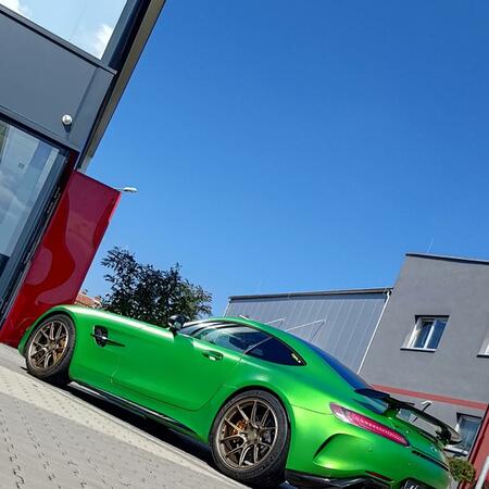 Na zakázku vyráběná kovaná kola BC Forged KZ05 pro Mercedes-AMG...