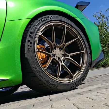 Na zakázku vyráběná kovaná kola BC Forged KZ05 pro Mercedes-AMG...