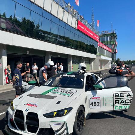 Dnes pomoc s organizací a taxi jízdy pro @eisking_f1 trackday...