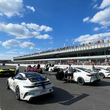 Dnes pomoc s organizací a taxi jízdy pro @eisking_f1 trackday...