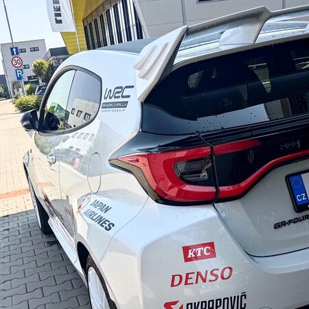 Hezký projekt Toyota GR Yaris jsme završili výrazným křídlem...