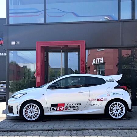 Hezký projekt Toyota GR Yaris jsme završili výrazným křídlem...