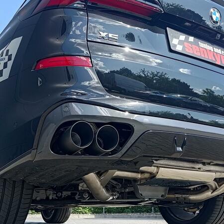 Instalujeme sportovní výfuk dÄHLer HP do BMW X5 M 60i. Kromě...