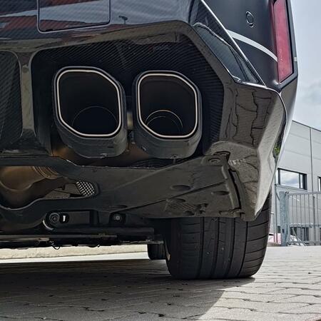 Společně s Akrapovič jsme dnes představili našim zákazníkům...