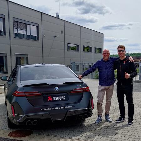 Společně s Akrapovič jsme dnes představili našim zákazníkům...