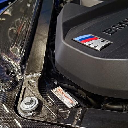 Instalací výfuku Akrapovič získal majitel power-kombi BMW...