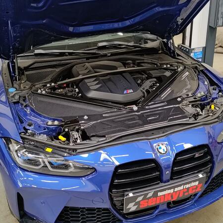 Instalací výfuku Akrapovič získal majitel power-kombi BMW...