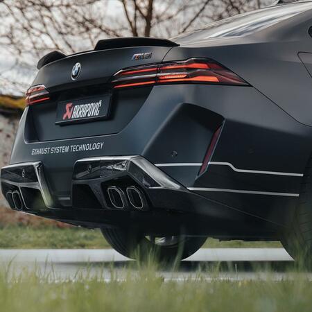 Výfukový systém Akrapovič pro BMW M5 generace G90, G99 se...