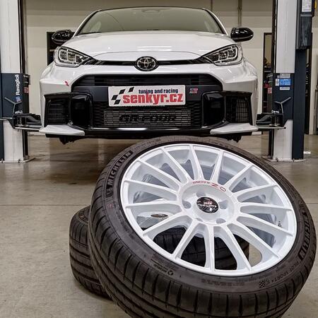 Na faceliftovanou Toyotu GR Yaris jsme instalovali extrémně...