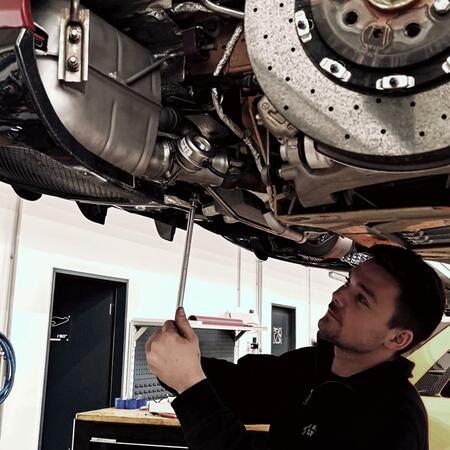 Instalace výfuku Novitec do Ferrari 812 GTS. Sounds gooood!🎼...